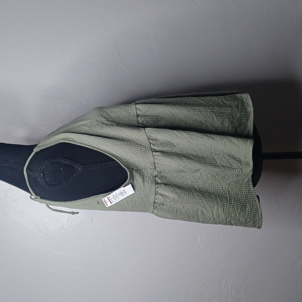Green Top‎ - Picture 2 of 4